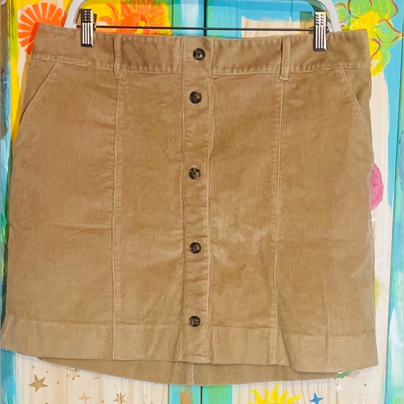 Vineyard Vines Dresses & Skirts - Vineyard Vines Tan Corduroy Mini Skirt
